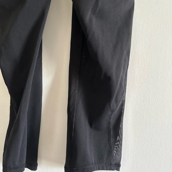 Lululemon Athletica Black Train Times Crop 17” Leggings size 2 EUC - Picture 12 of 14